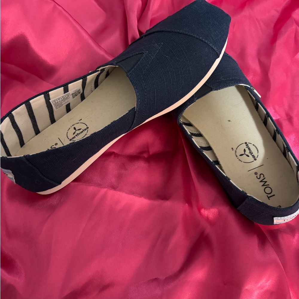 TOMS Women's Dark Blue Canvas Flats